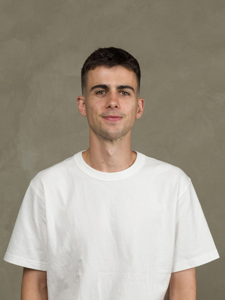 Headshot of Alex Ward, owner and chairmaker at Handmade Chairs.