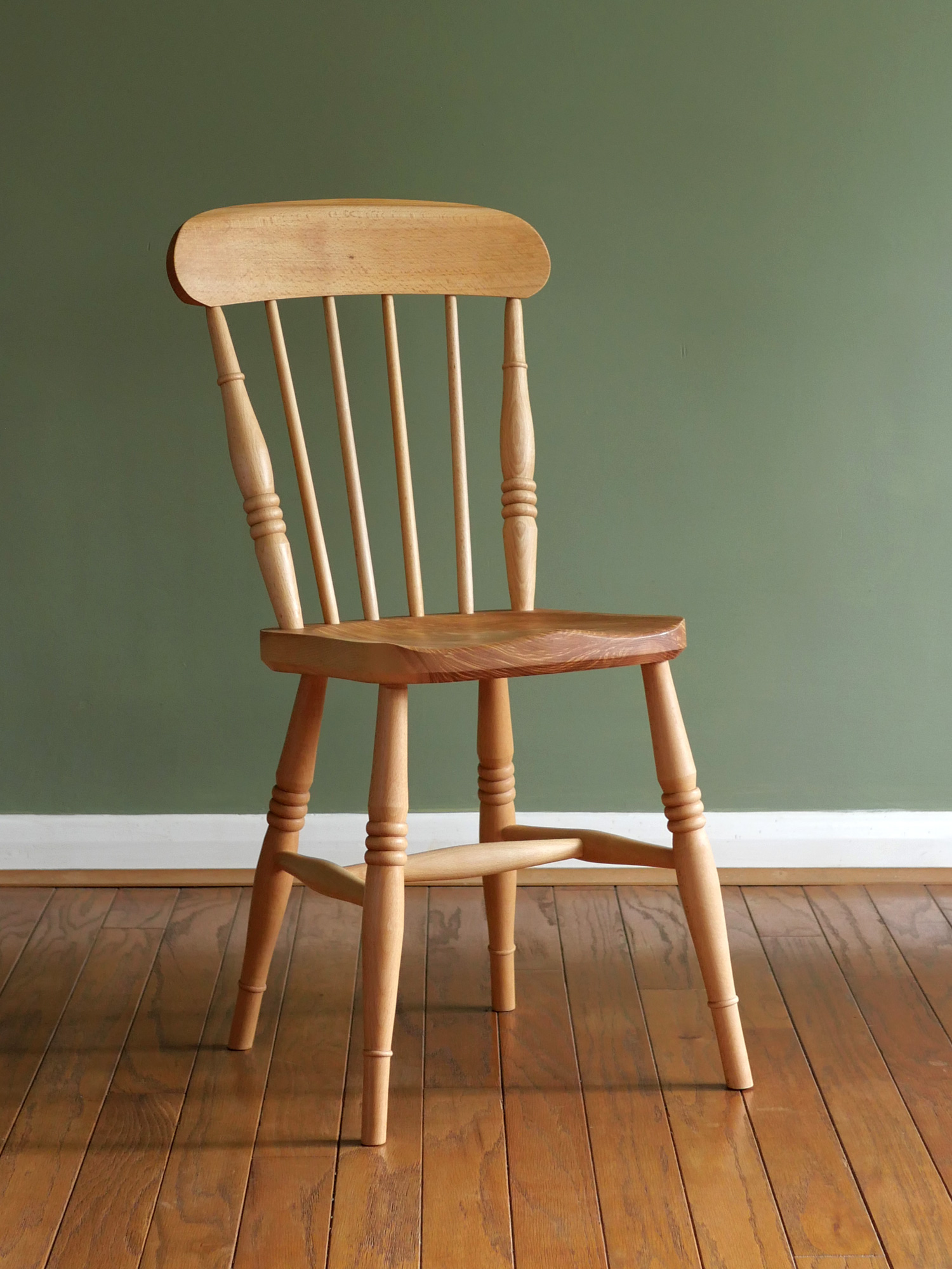 Handmade English comb back Windsor dining chair by Somerset chairmaker Alex Ward.