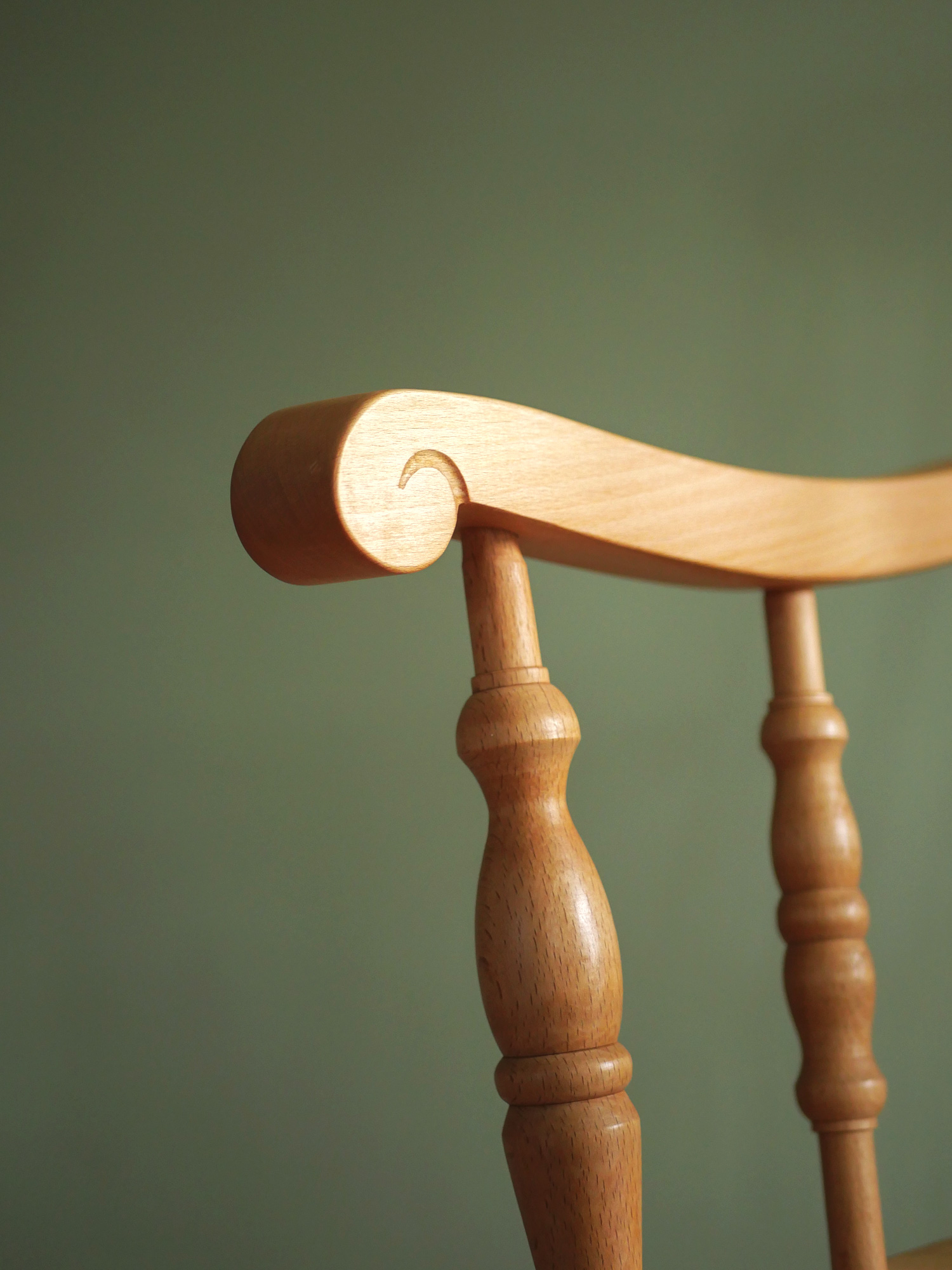 Handmade English lath back Windsor chair in beech with ash seat.